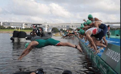 游泳搞笑运动员,揭秘游泳搞笑运动员的欢乐瞬间